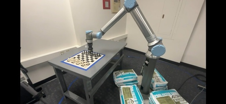 Autonomous Robotic Chess Player